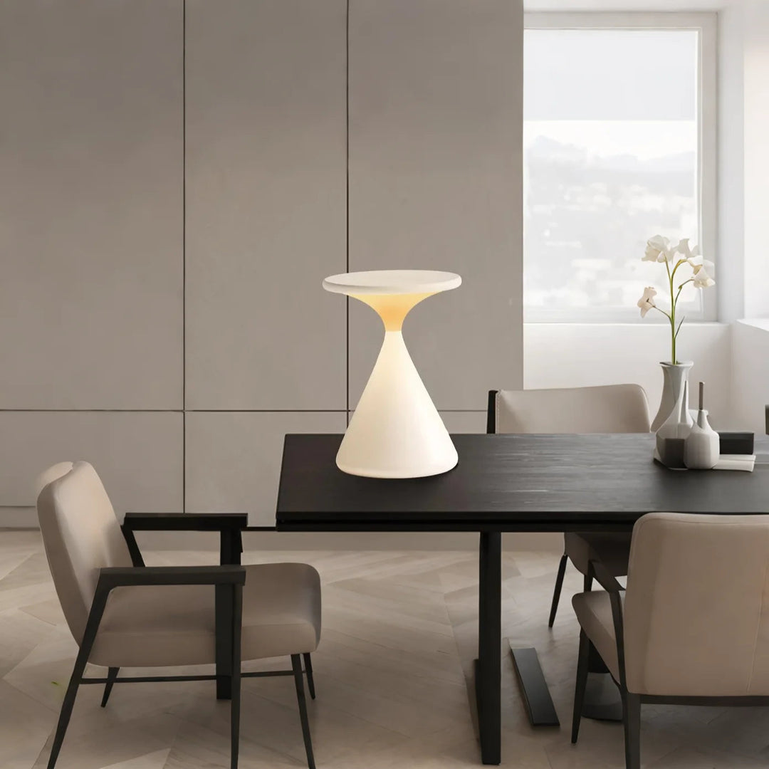 ÉclatSablier™ – Lampe de Table Sculpturale et Élégante