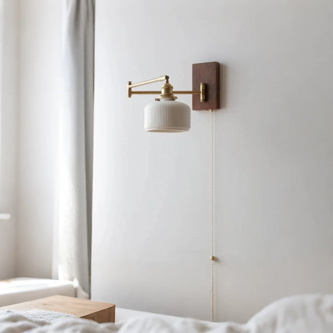 ÉcoAngle™ – Applique Orientable en Bois Naturel