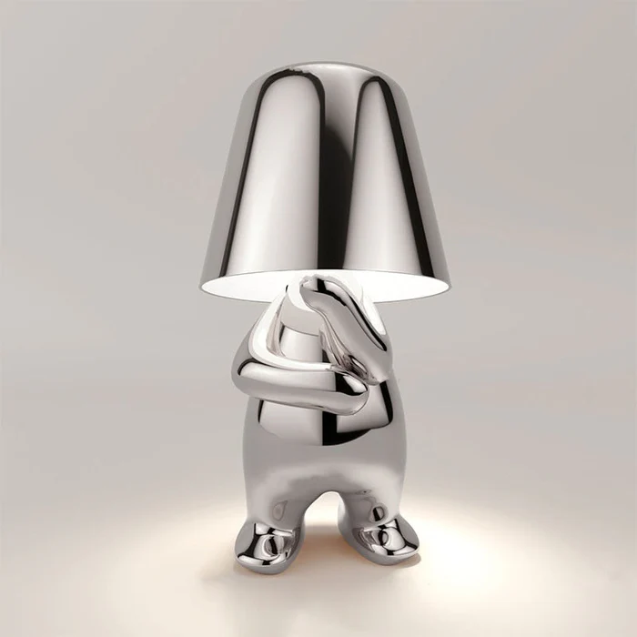 StatuLumi™ – Lampe LED Artistique avec Sculpture Dorée