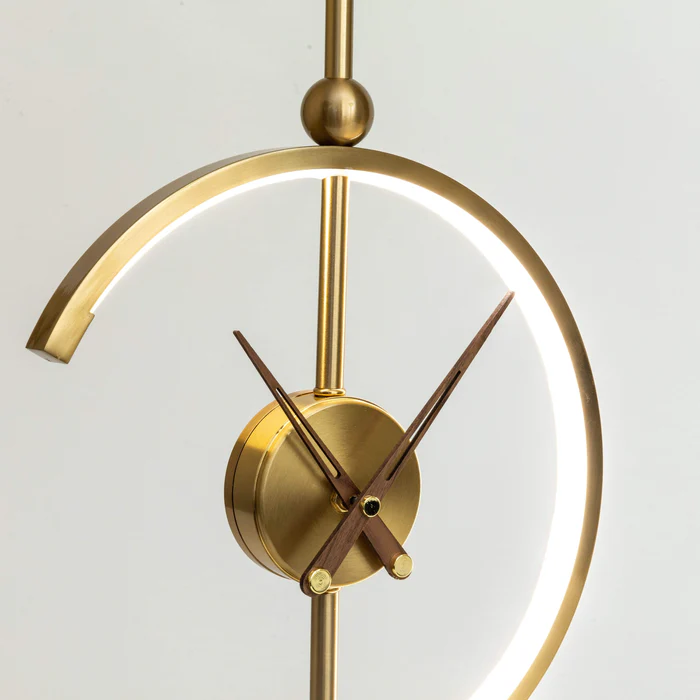 ChronoLuxe™ – Lampe Horloge Élégante et Moderne