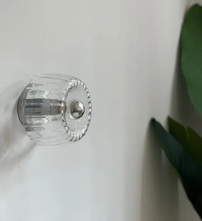 LumiNordBau™ – Éclairage Mural Chic Inspiré du Bauhaus