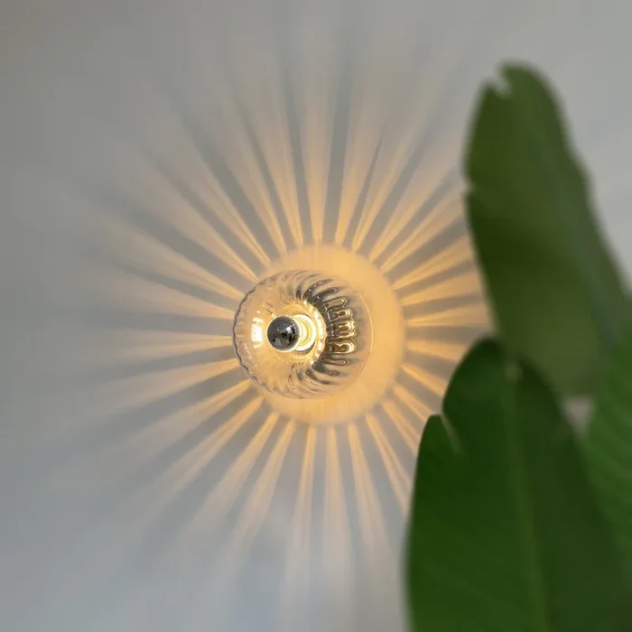 LumiNordBau™ – Éclairage Mural Chic Inspiré du Bauhaus