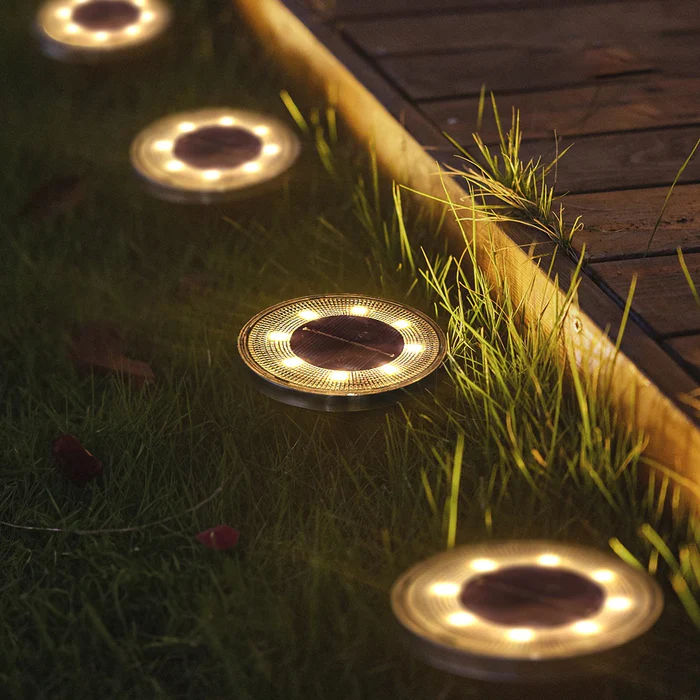 MétéoLumi™ – Lampes Solaires Étanches et Performantes
