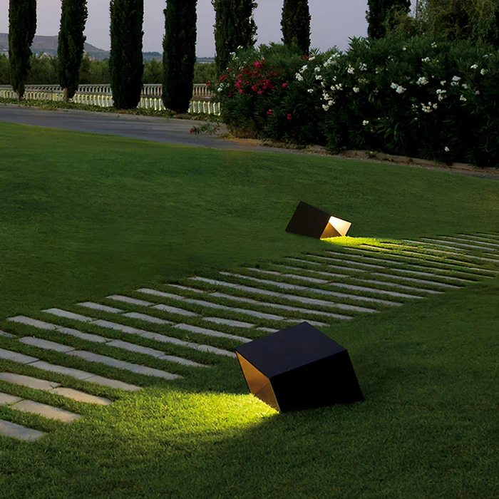 CubeLuxe™ – Lampe Solaire Design Cube pour Extérieur