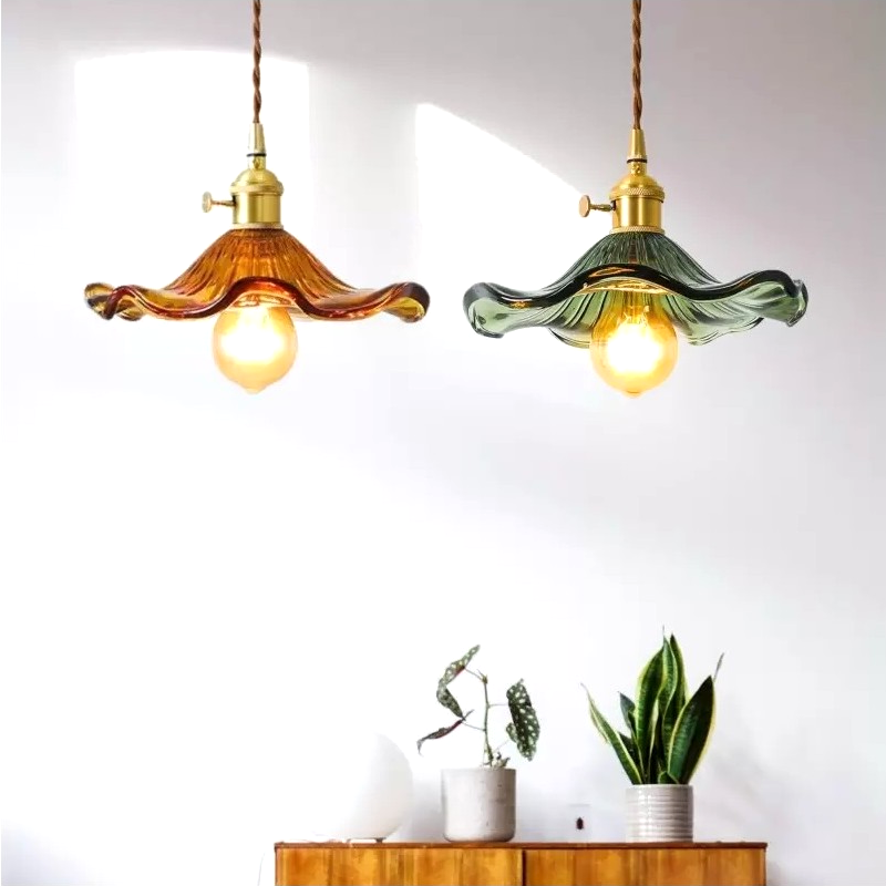 HibiLustre™ – Luminaire Pétale au Style Rétro