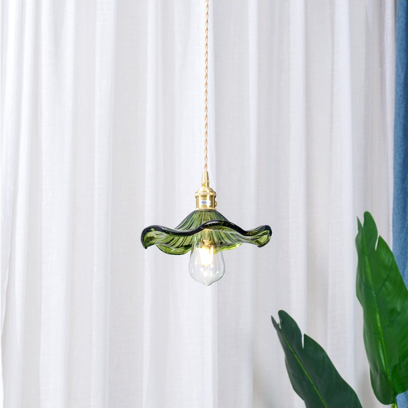 HibiLustre™ – Luminaire Pétale au Style Rétro