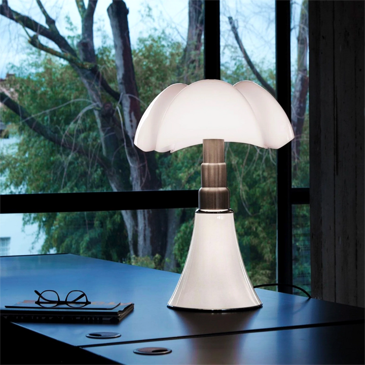 FloréaLumi™ – Lampe de Table Fleur Moderne et Créative
