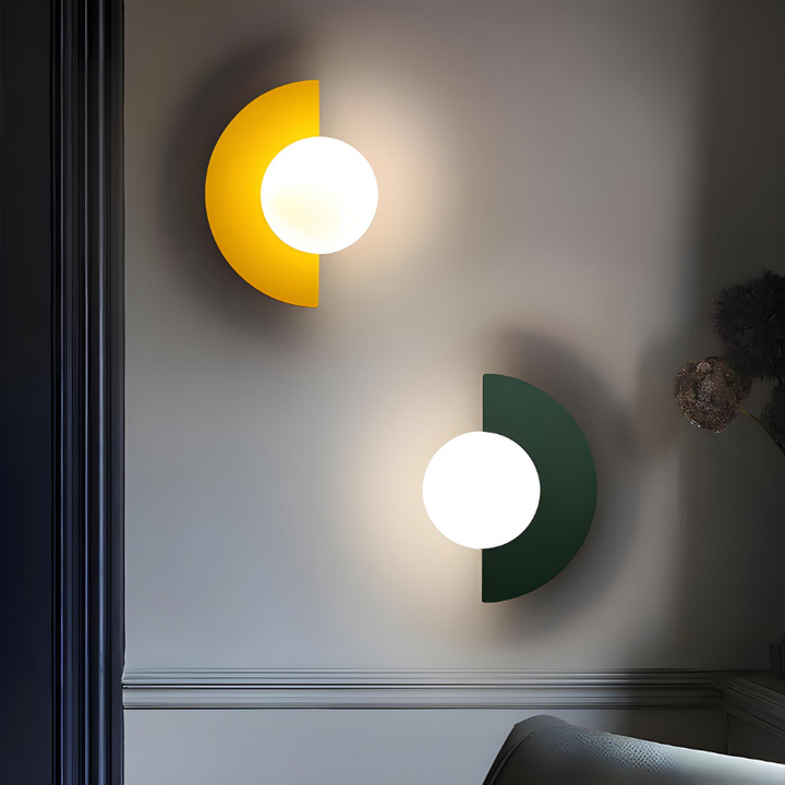 VerraLume™ – Applique LED en Verre Teinté au Style Scandinave