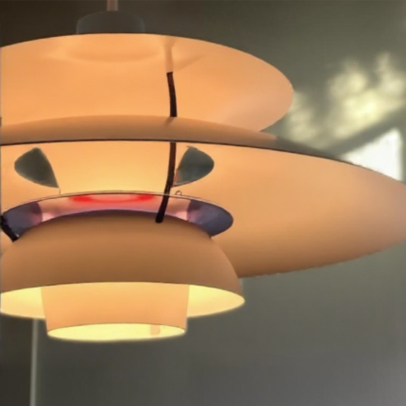 Layera™ – Luminaire Suspendu Métallique à Effet Structuré