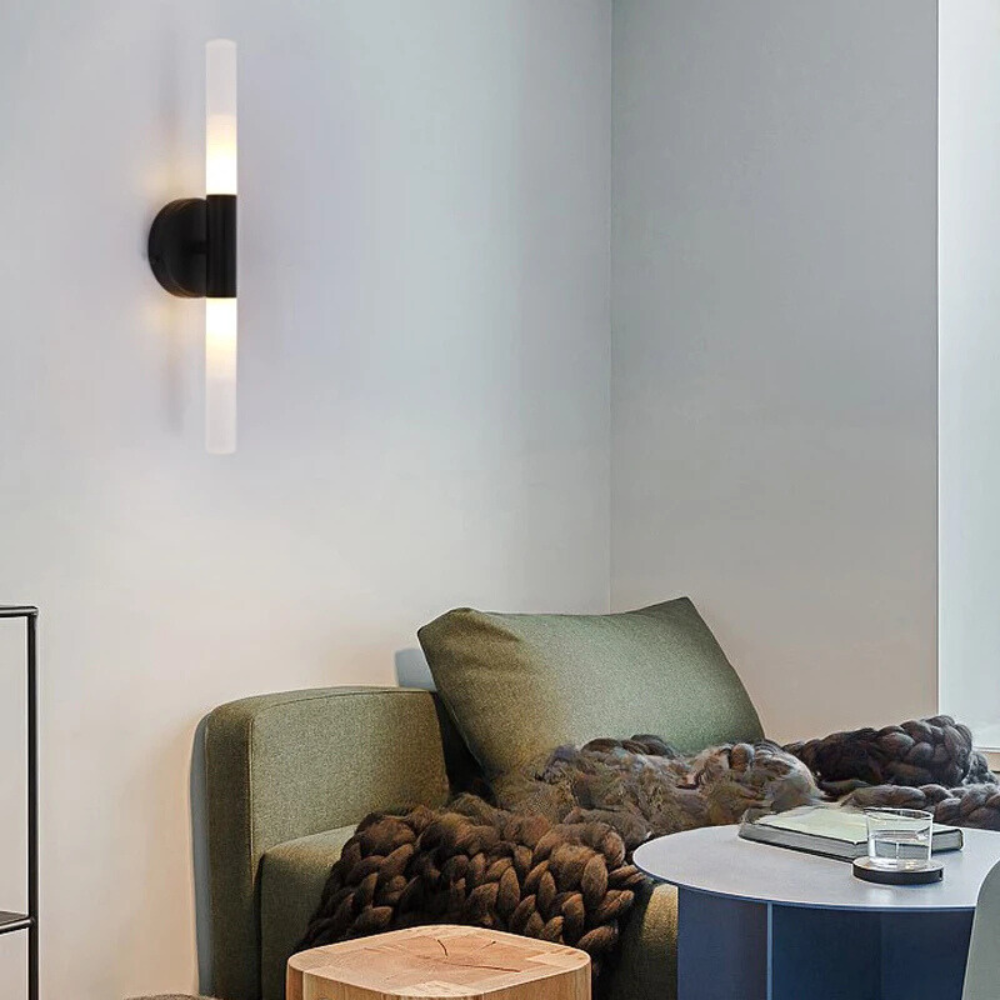 LineaMetal™ – Applique Murale Design en Métal Brossé