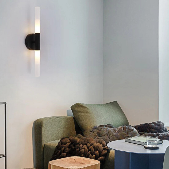 LineaMetal™ – Applique Murale Design en Métal Brossé