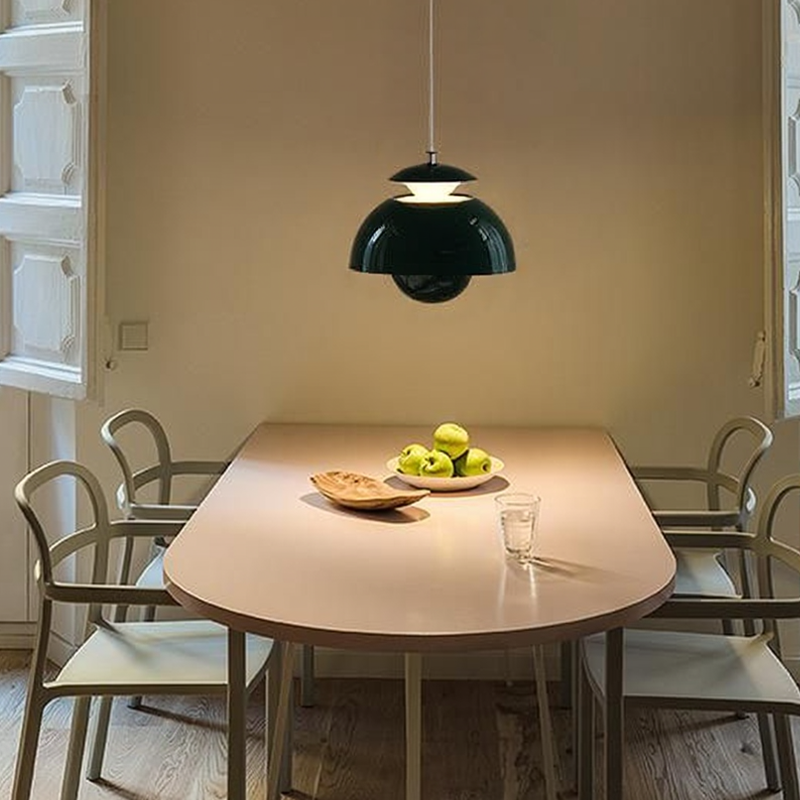 LumiBourgeon™ – Lustre Créatif au Design Floral Rétro