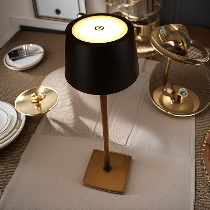 ToucheLumi™ – Lampe de Table LED à l’Allure Moderne