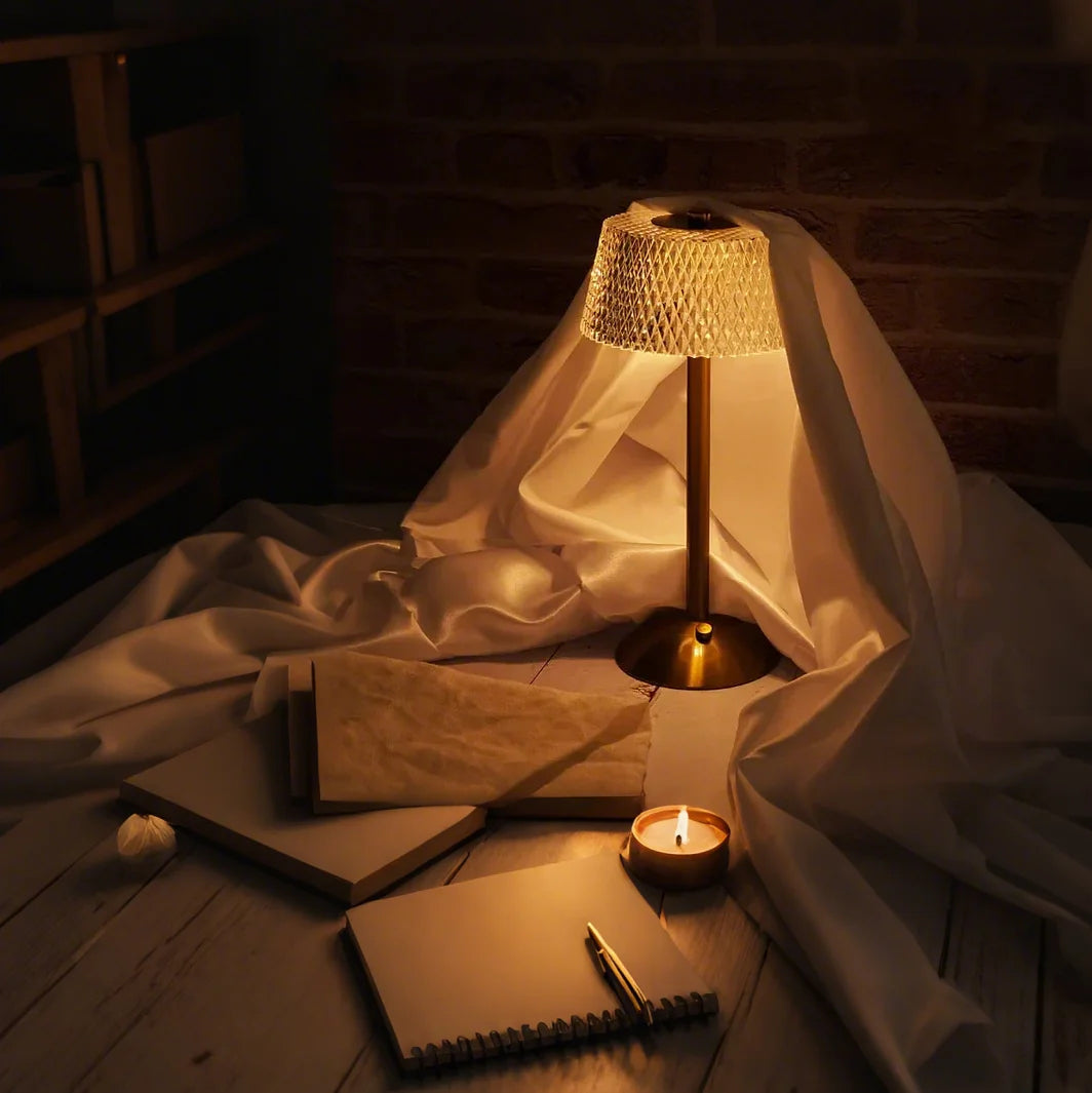 CristalLux™ – Lampe Métal Design Épuré