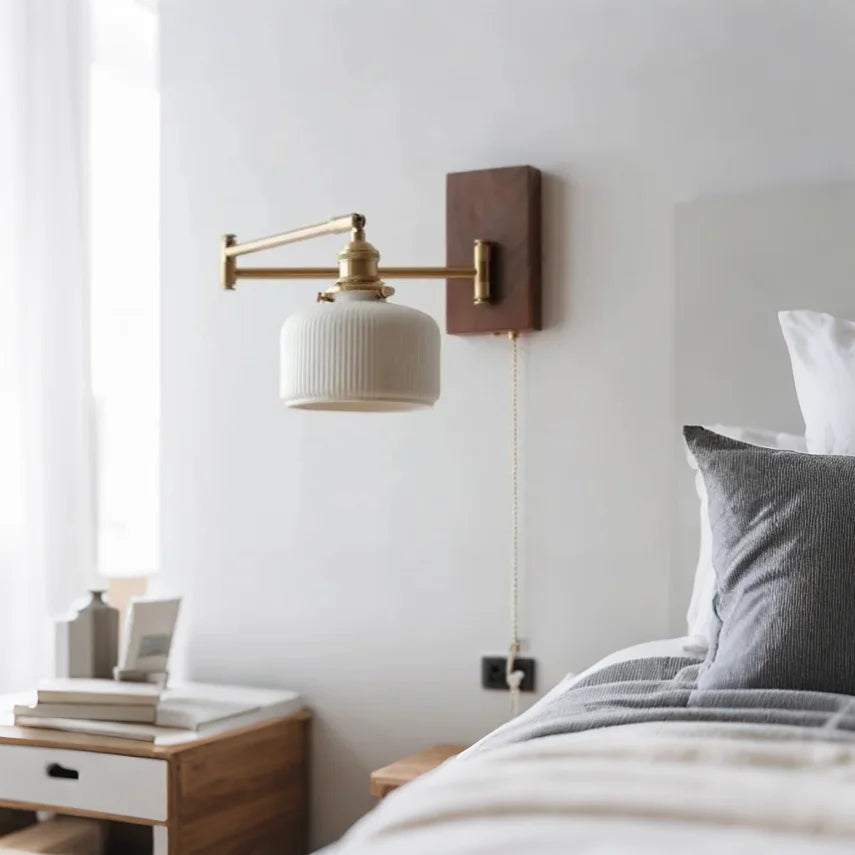 ÉcoAngle™ – Applique Orientable en Bois Naturel