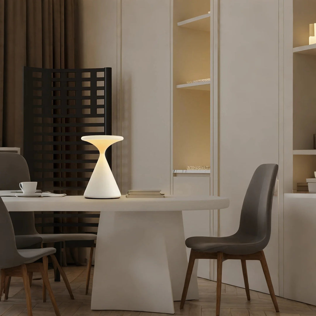 ÉclatSablier™ – Lampe de Table Sculpturale et Élégante
