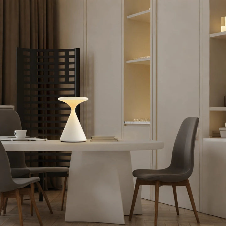 ÉclatSablier™ – Lampe de Table Sculpturale et Élégante