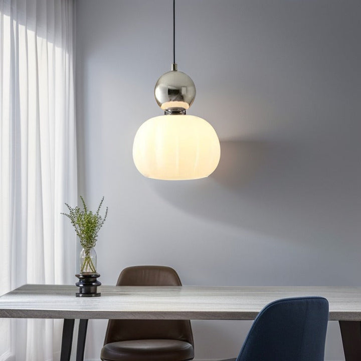 LumiCrème™ – Suspension Douce Inspirée de l’Art Déco