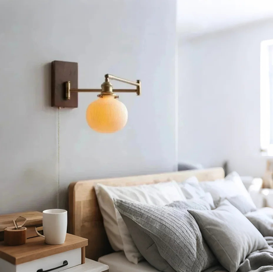 ÉcoAngle™ – Applique Orientable en Bois Naturel