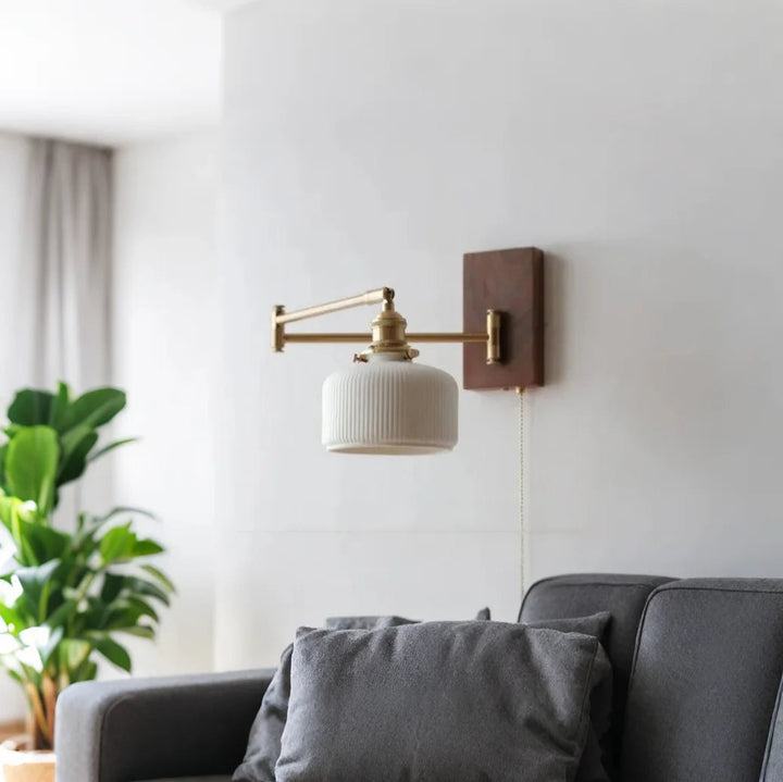 ÉcoAngle™ – Applique Orientable en Bois Naturel