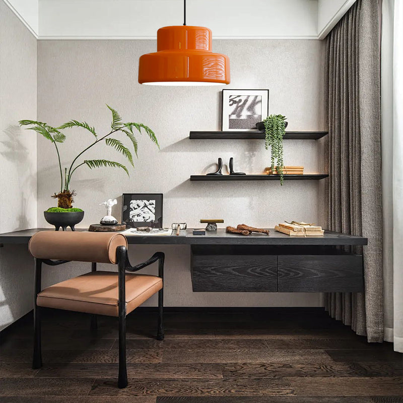 VintéaForm™ – Suspension Design Orange au Look Bauhaus Revisité