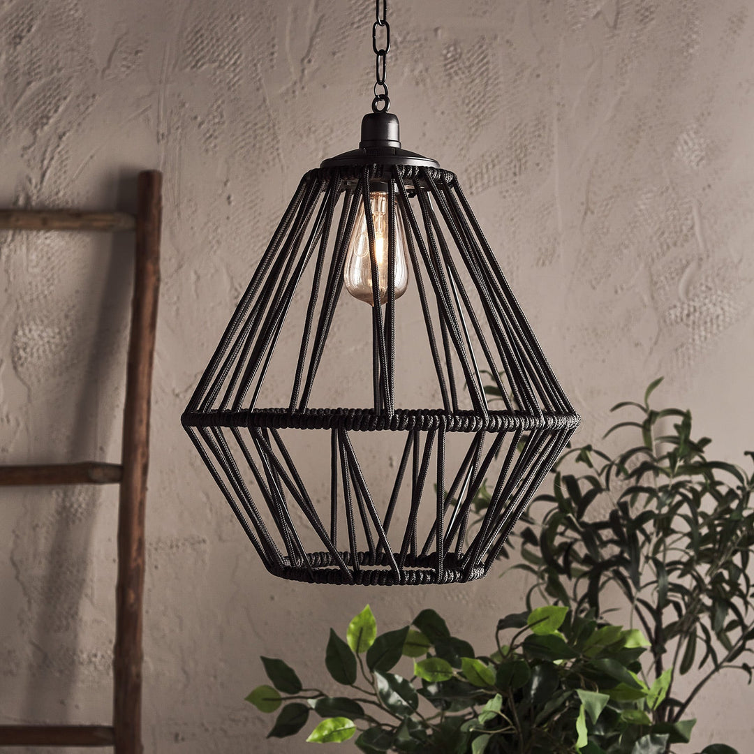Éclat Prisma™ – Suspension LED Solaire avec Structure Moderne