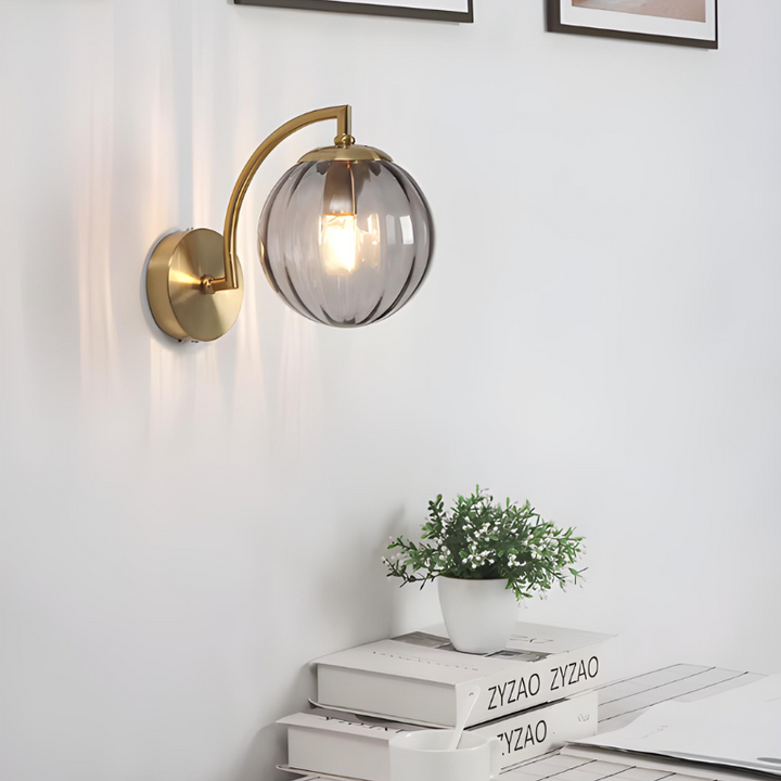 NordiVerre™ – Applique Murale Élégante à Effet Vitrail