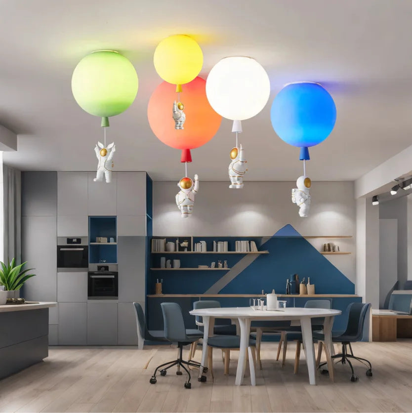 GalaxiLight™ – Éclairage Astronaute Suspendu avec LED