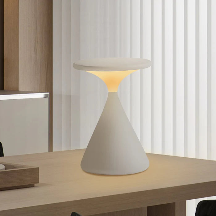 ÉclatSablier™ – Lampe de Table Sculpturale et Élégante