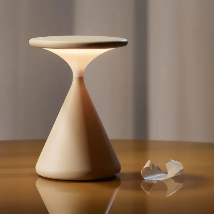 ÉclatSablier™ – Lampe de Table Sculpturale et Élégante
