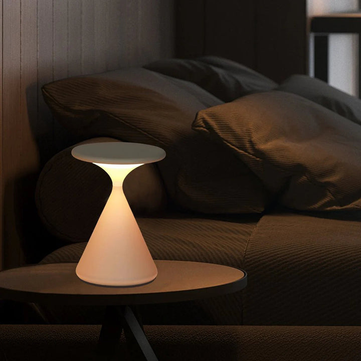 ÉclatSablier™ – Lampe de Table Sculpturale et Élégante