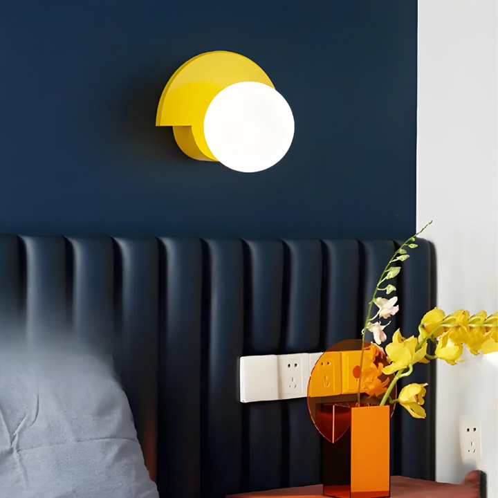 VerraLume™ – Applique LED en Verre Teinté au Style Scandinave