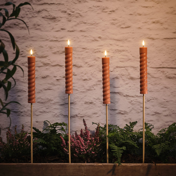 TorchGlow™ – Lot de 4 Bougies Solaires Terracotta à Effet Flamme