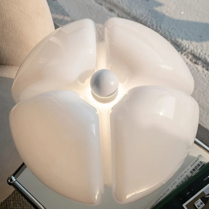 FloréaLumi™ – Lampe de Table Fleur Moderne et Créative