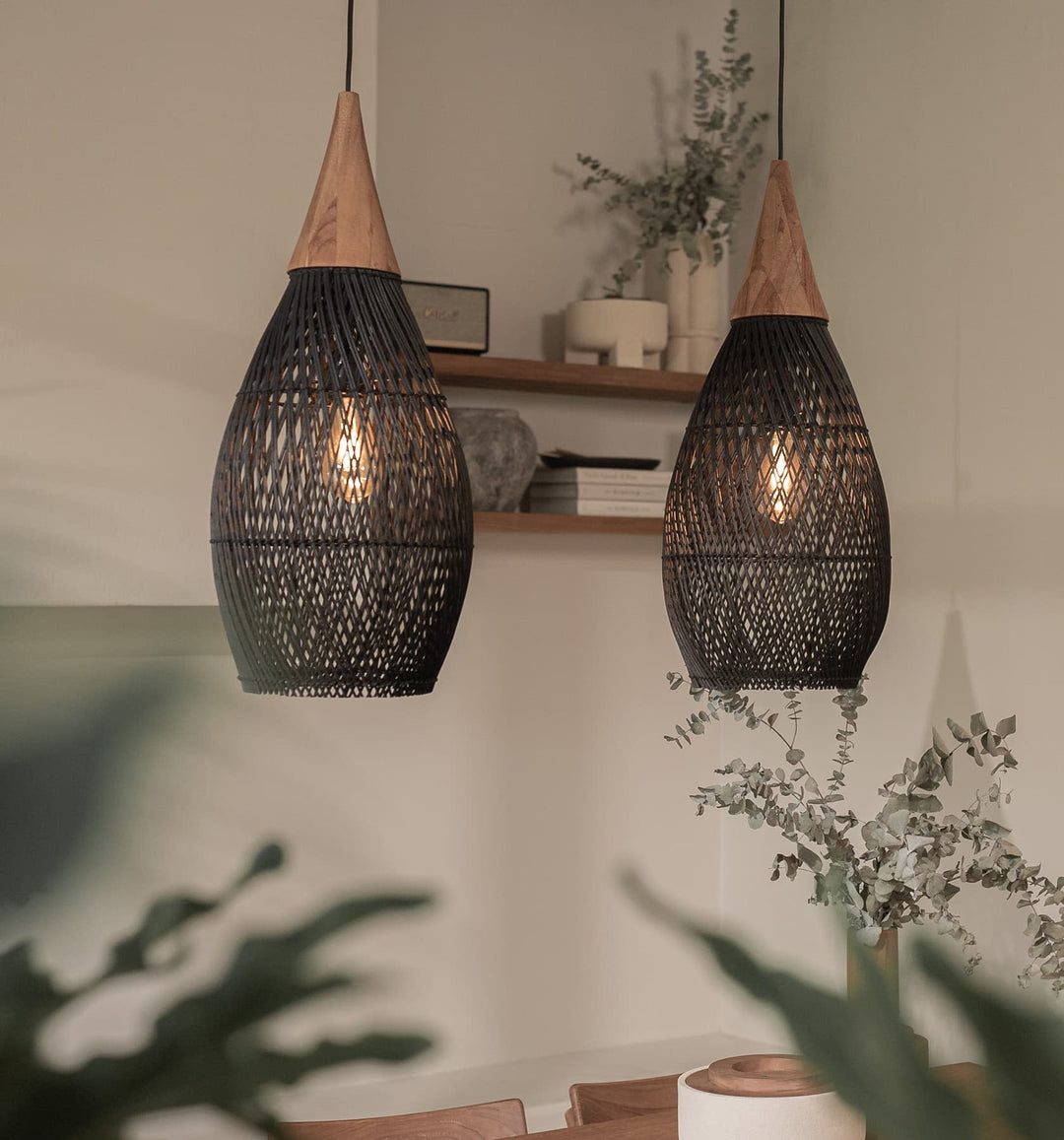 RattaLuxe™ – Lustre Vintage en Rotin Tressé