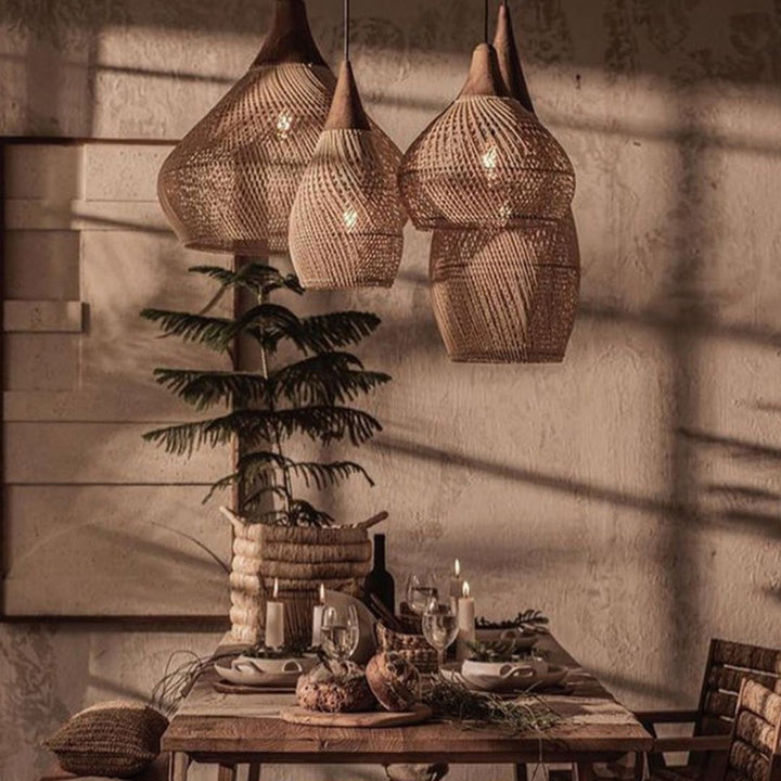 RattaLuxe™ – Lustre Vintage en Rotin Tressé