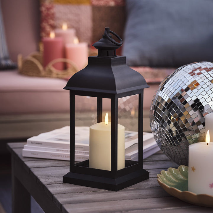 Lanterne Noire Trentham avec Bougie LED et Télécommande