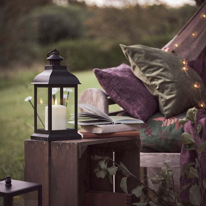 Lanterne Noire Trentham avec Bougie LED et Télécommande