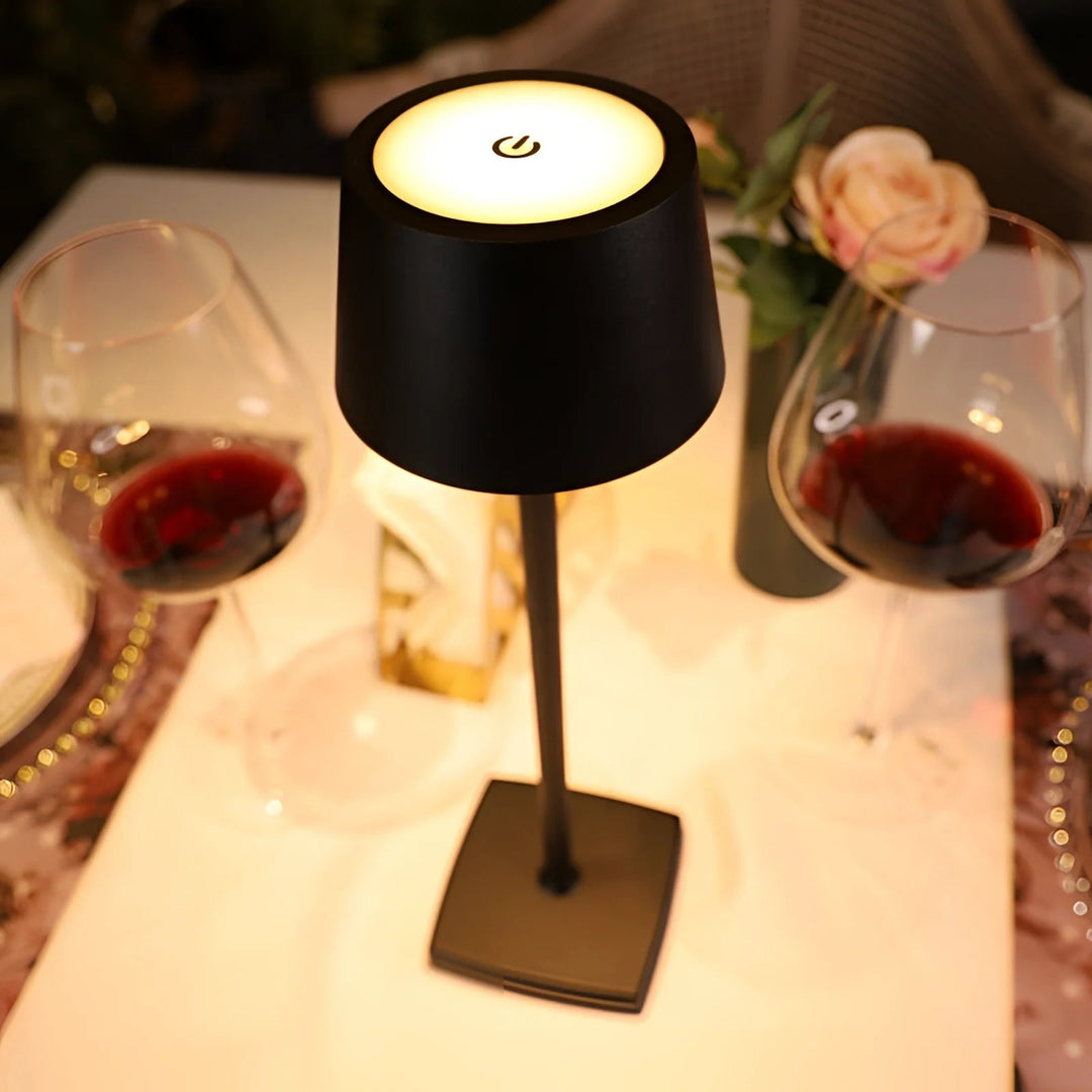 ToucheLumi™ – Lampe de Table LED à l’Allure Moderne