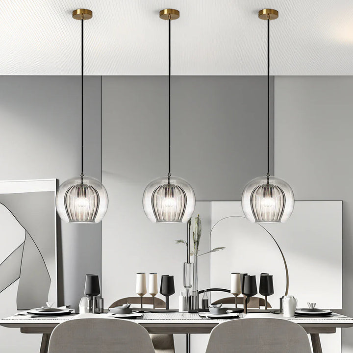 Sphéria™ – Suspension en Verre Soufflé Chic et Moderne