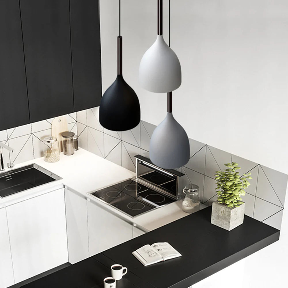 IronBake™ – Lampe Suspendue en Fer Peint et Cuit