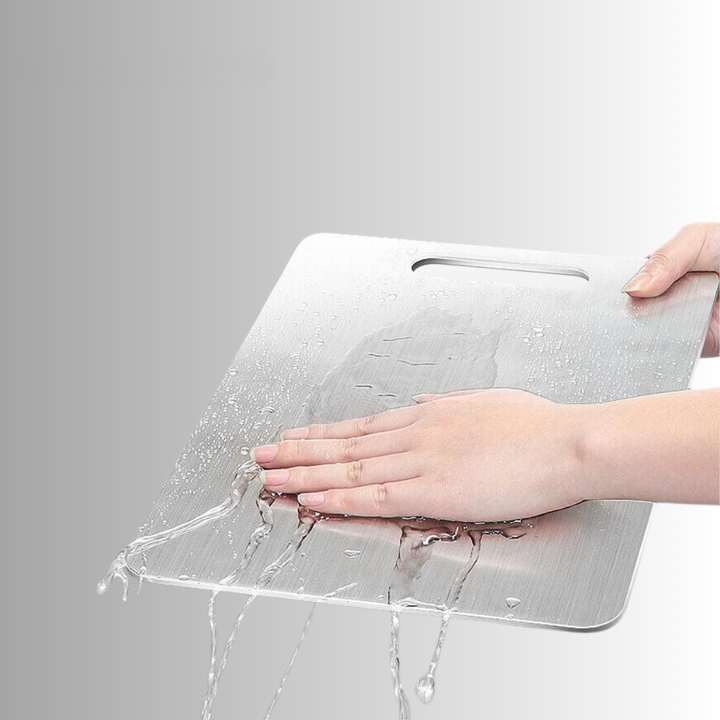 PureTitane™ – Découpe Hygiénique et Entretien Facile