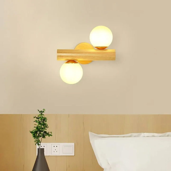 VerraBois™ – Applique en Verre Sphère et Bois Sculpté
