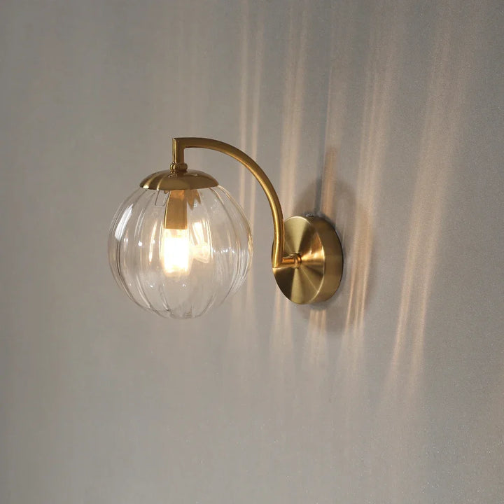 NordiVerre™ – Applique Murale Élégante à Effet Vitrail
