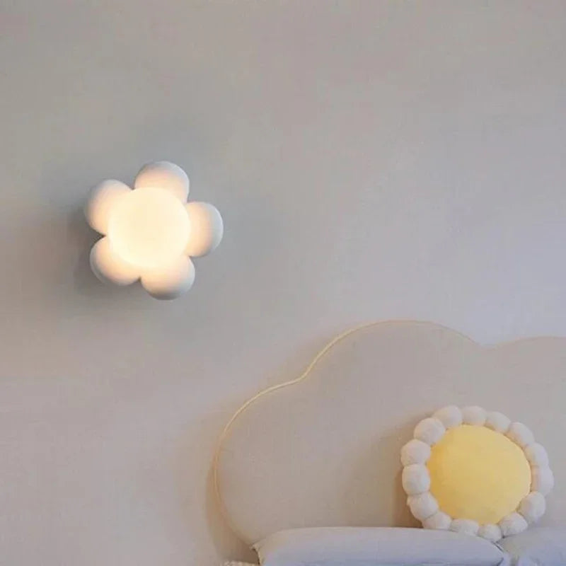 FleurLune™ – Éclairage Mural Doux en Forme de Fleur