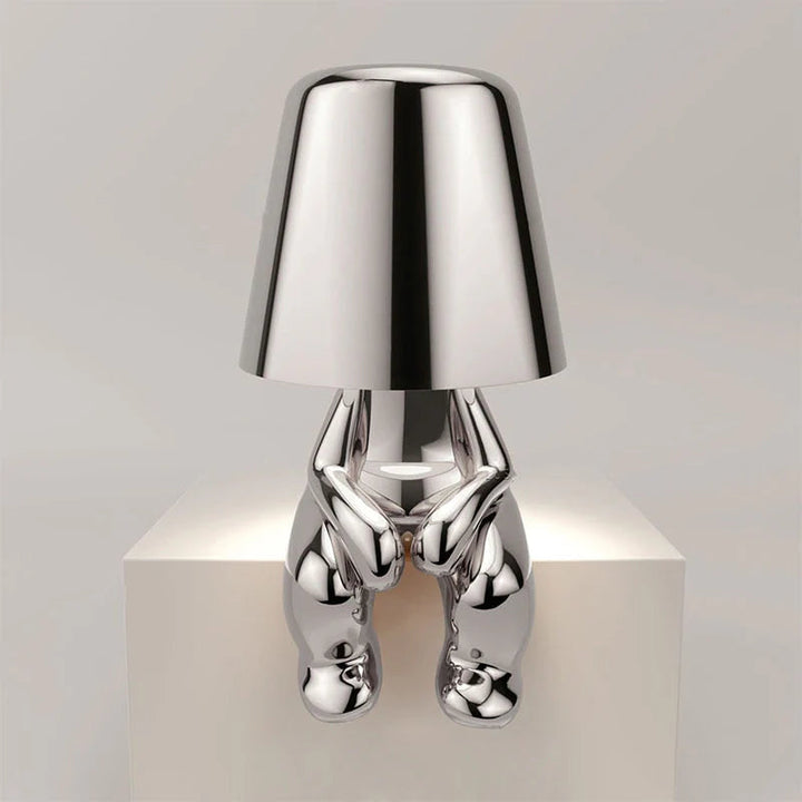 StatuLumi™ – Lampe LED Artistique avec Sculpture Dorée