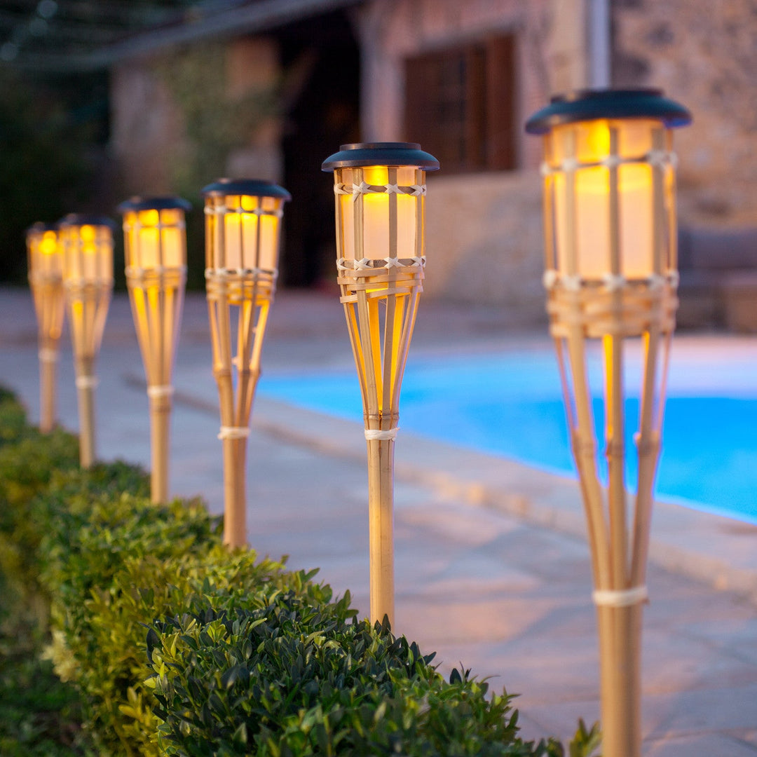 FlamBoo™ – 2 Torches en Bambou LED pour Ambiance Extérieure