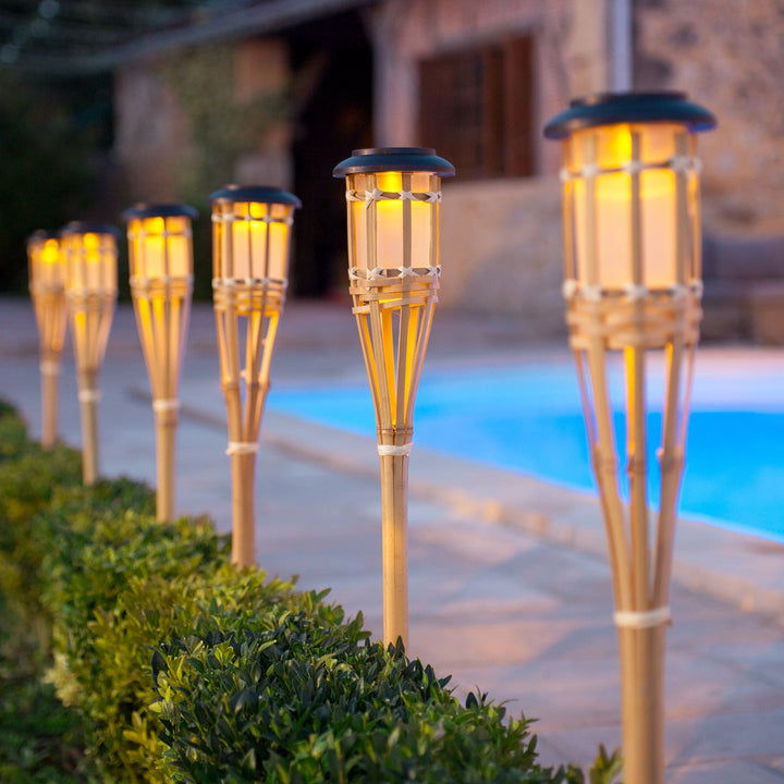 FlamBoo™ – 2 Torches en Bambou LED pour Ambiance Extérieure