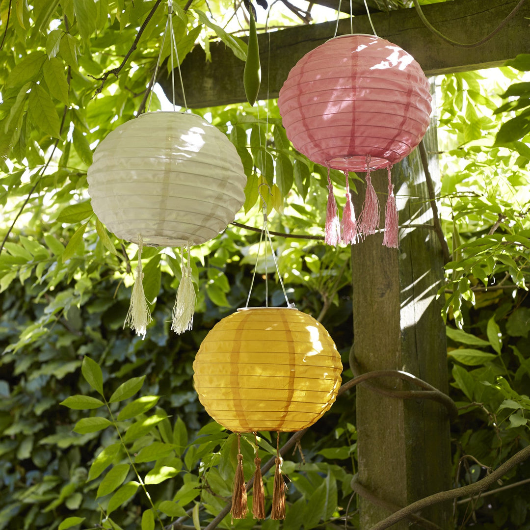 CrèmeLune™ – Lampion Suspendu Solaire à Pampilles Bohèmes (20 cm)