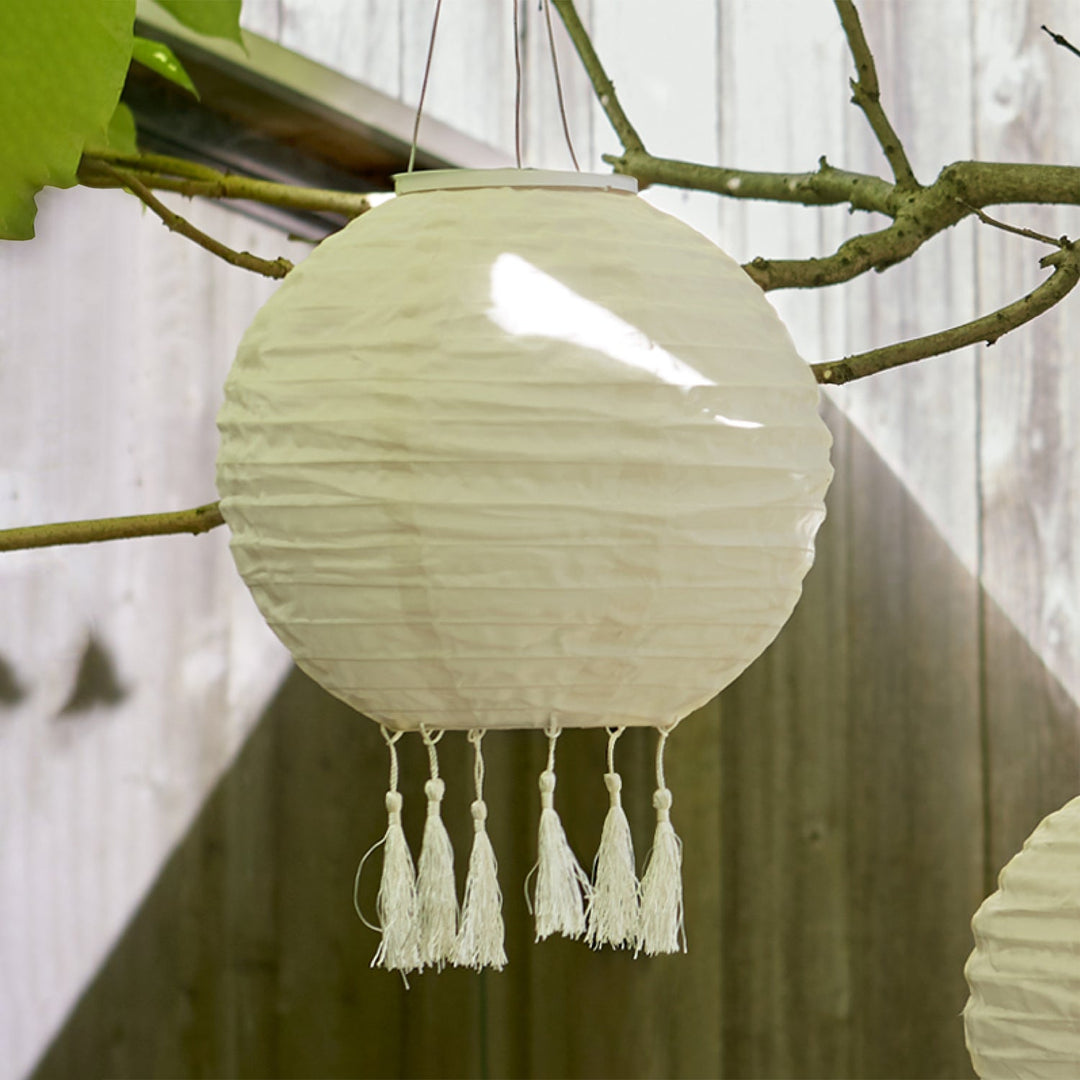Éclat Bohème™ – Grand Lampion Crème Solaire à Franges (30 cm)